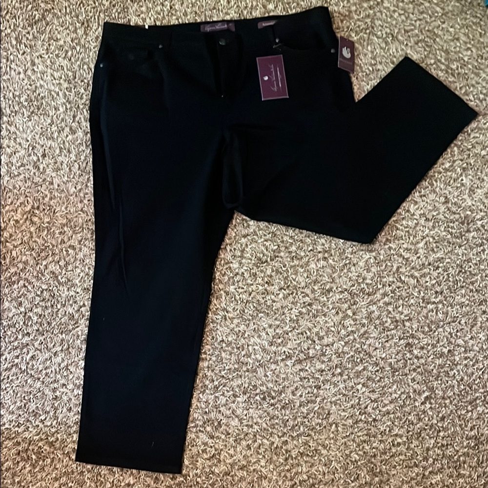Gloria Vanderbilt Women's Straight Leg Jeans - Black